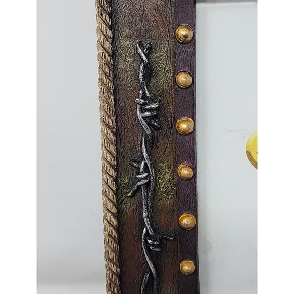 Horse-Themed Western Picture Frame With Barbed Wire & Rope Details 4" x 6"‎ - Picture 6 of 10